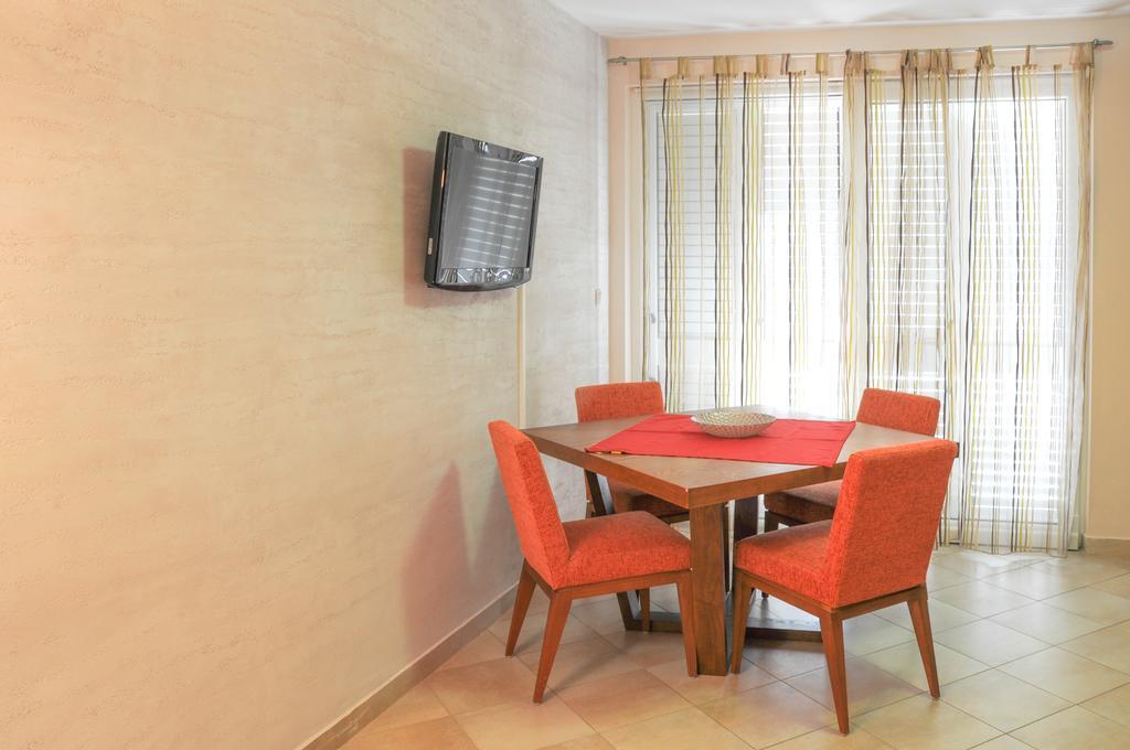 Apartments Lila Aurea Petrovac Стая снимка
