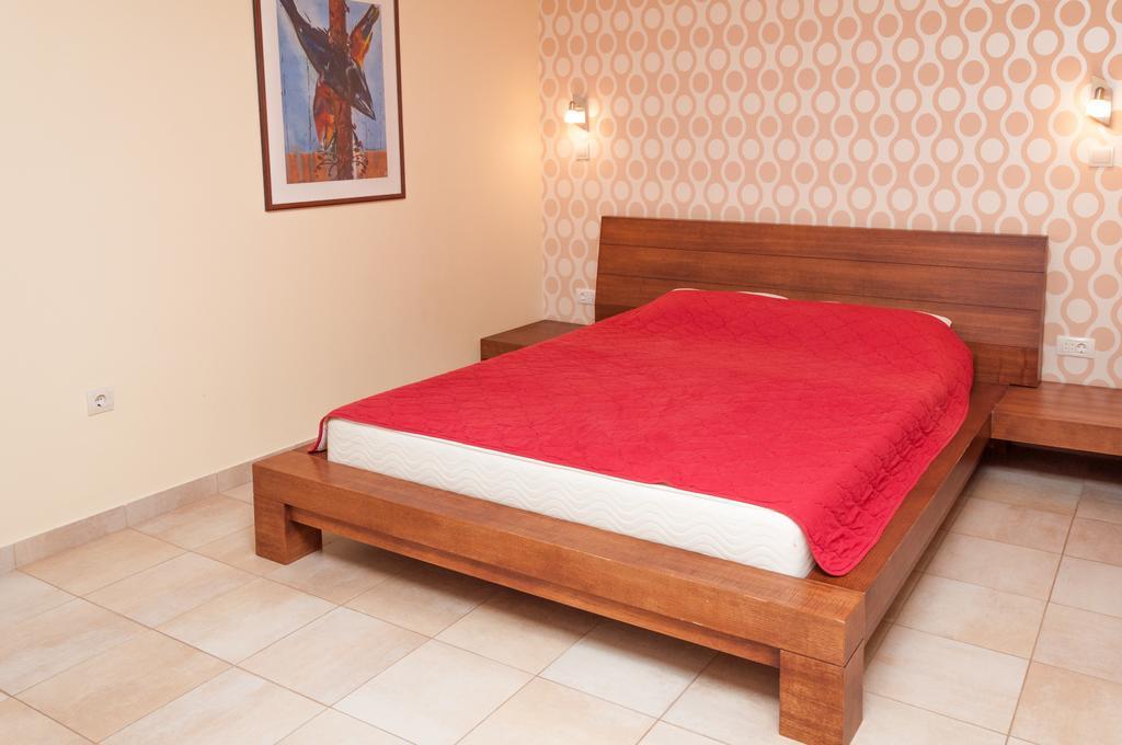 Apartments Lila Aurea Petrovac Екстериор снимка