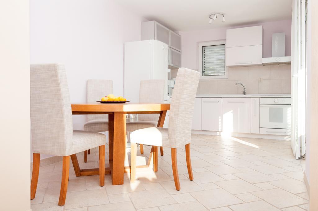Apartments Lila Aurea Petrovac Стая снимка