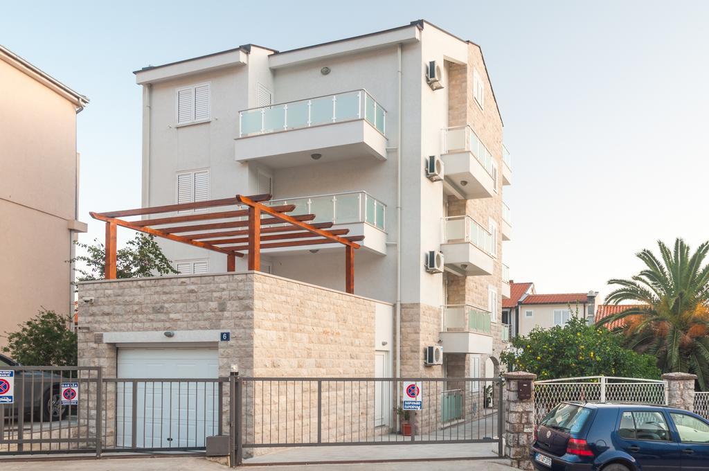 Apartments Lila Aurea Petrovac Екстериор снимка