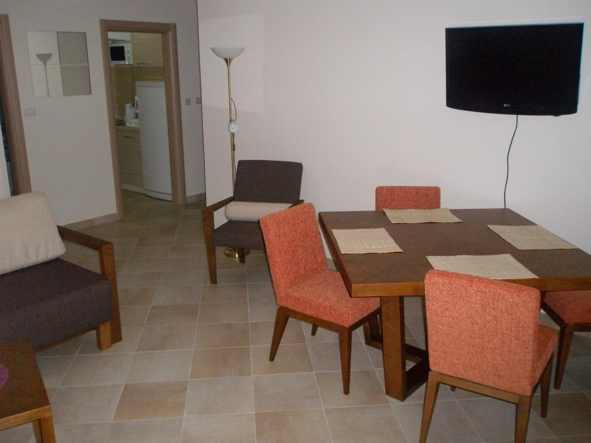 Apartments Lila Aurea Petrovac Екстериор снимка